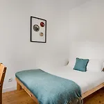 Apartment Vibes, 2br Flat